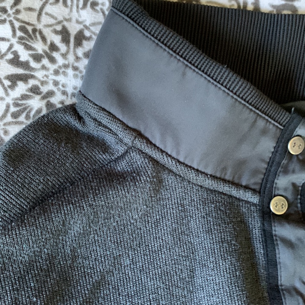 Men’s Under Armor Golf Sweatshirt - Picture 7 of 7